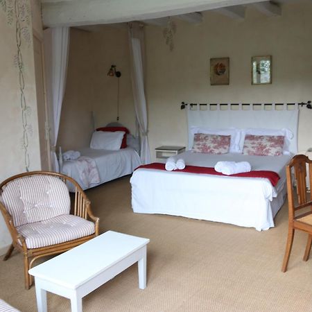 Chambres D'Hotes Du Noisillet Cinais Zewnętrze zdjęcie