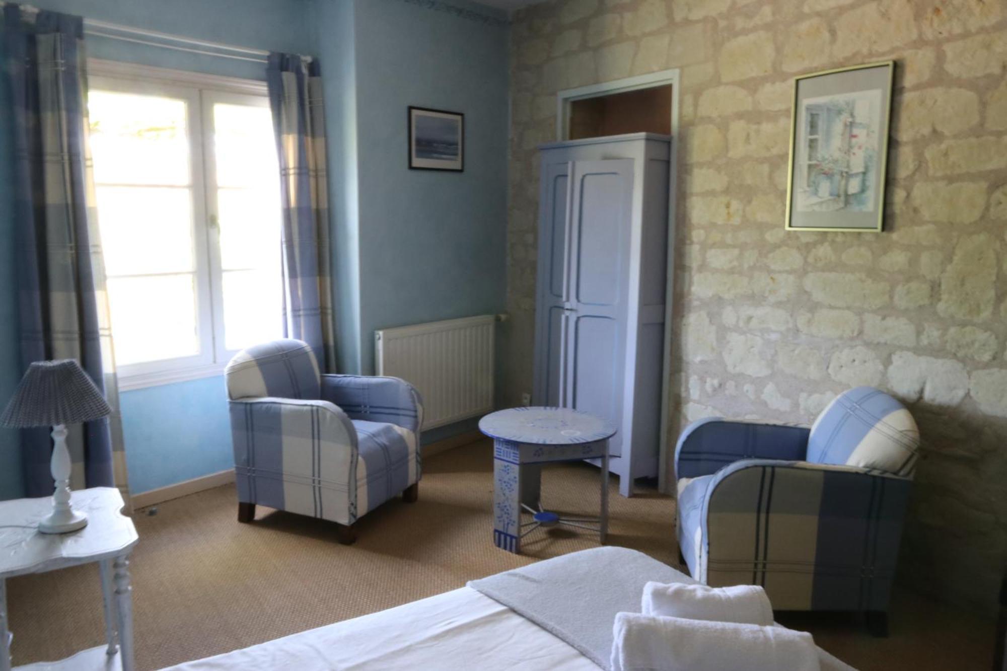 Chambres D'Hotes Du Noisillet Cinais Zewnętrze zdjęcie
