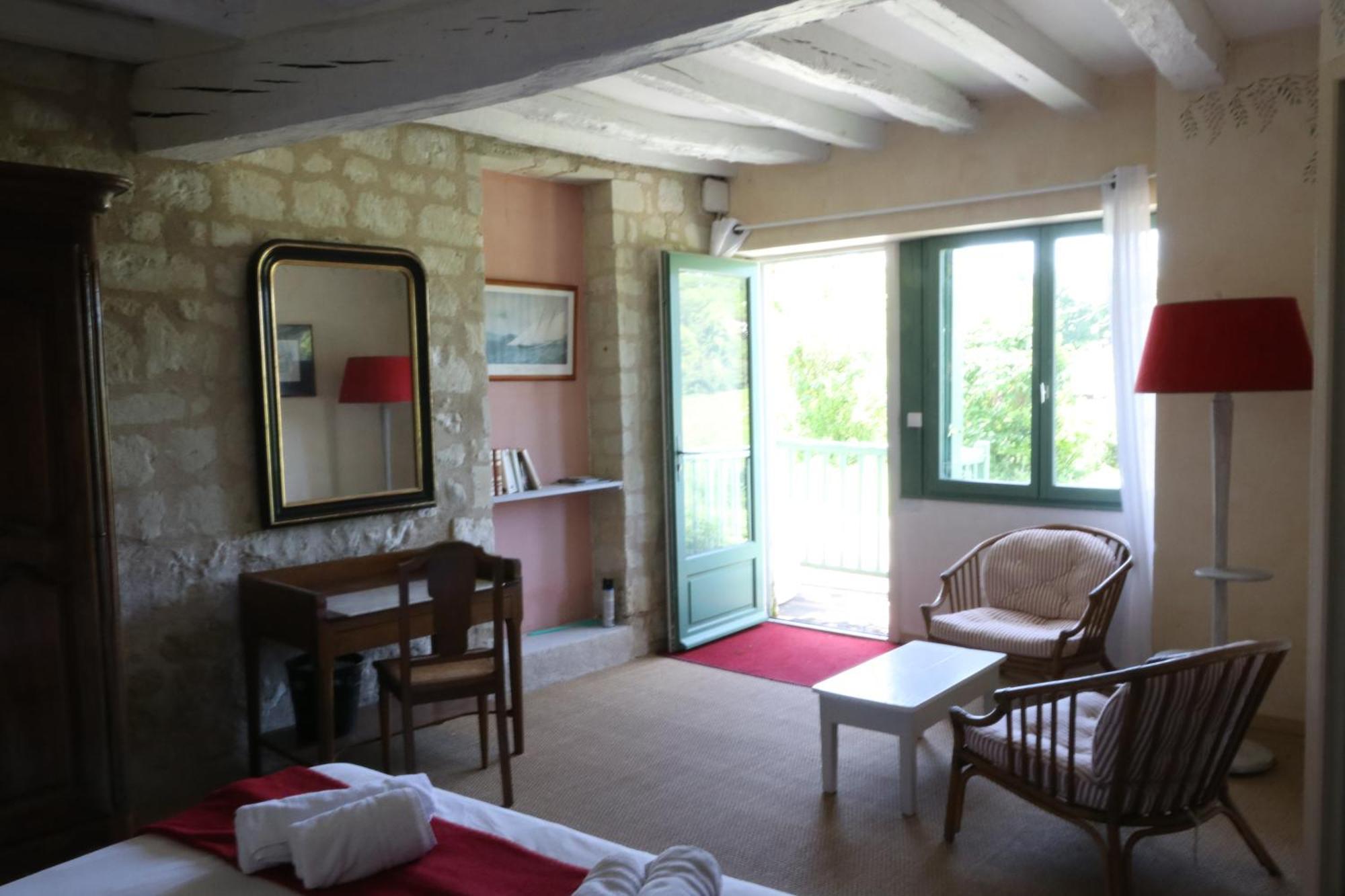 Chambres D'Hotes Du Noisillet Cinais Zewnętrze zdjęcie