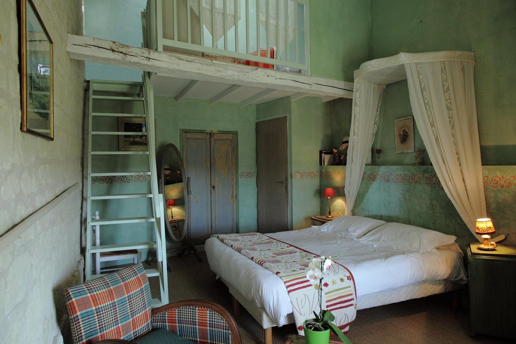 Chambres D'Hotes Du Noisillet Cinais Zewnętrze zdjęcie